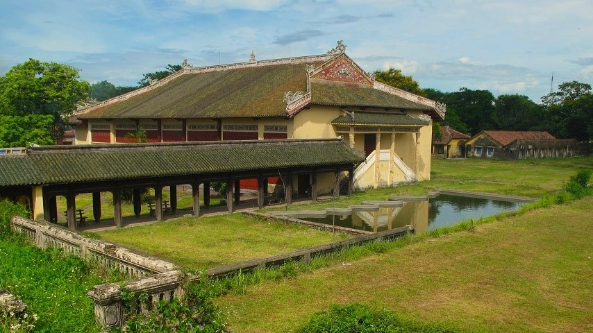 Le th&eacute;&acirc;tre royal (Duyet Thi Duong)