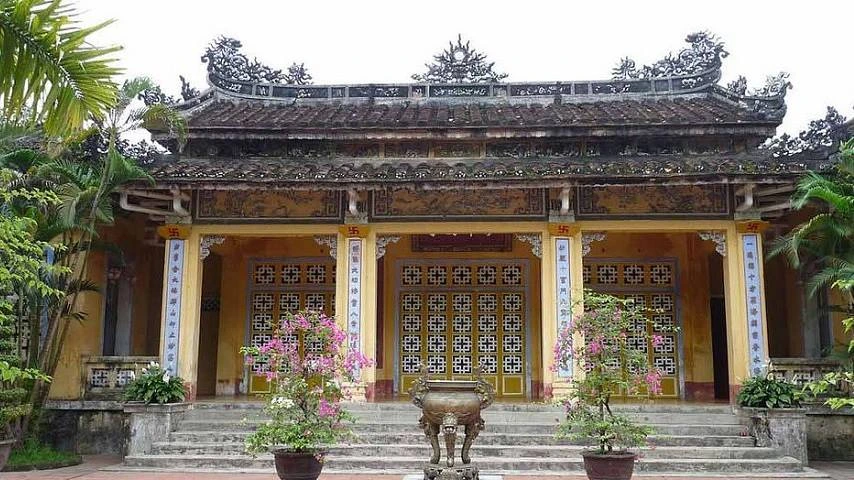 Visiter la pagode de Dieu De &agrave; Hue