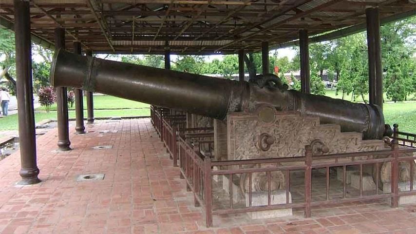 D&eacute;couvrir les neuf canons sacr&eacute;s &agrave; Hue