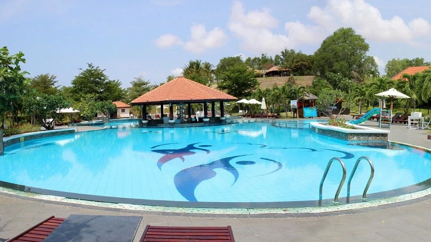 Visiter le centre de boue min&eacute;rale chaude Mui Ne