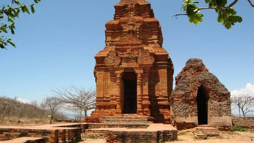 Visiter les tours chams Po Sha Nu