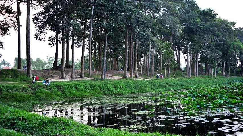 Visite de la mare de Ba Om