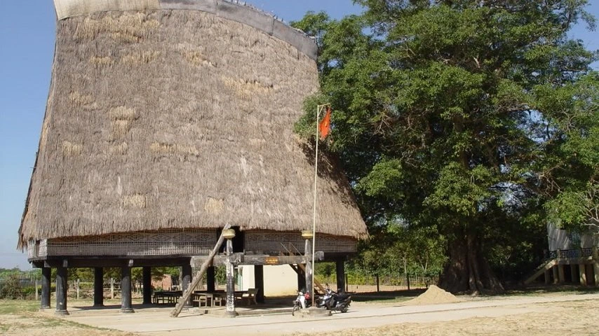 La maison communale R&ocirc;ng