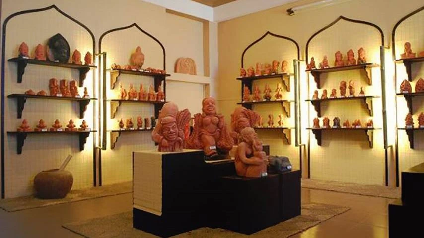 Visite mus&eacute;e de Khanh Hoa