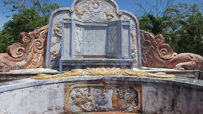 Visite mausol&eacute;e de Ba Vu