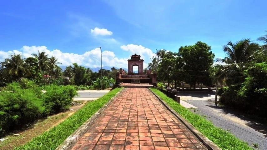 Visite citadelle de Dien Khanh