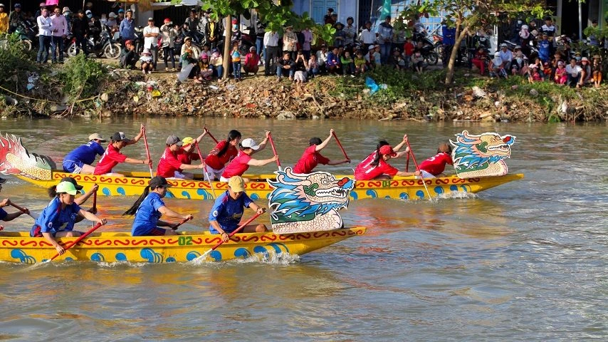 F&ecirc;te &agrave; Ph&uacute; Y&ecirc;n 