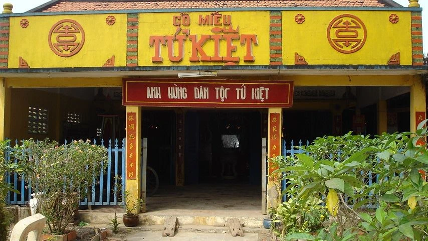 La f&ecirc;te Tu Kiet ou Quatre h&eacute;ros