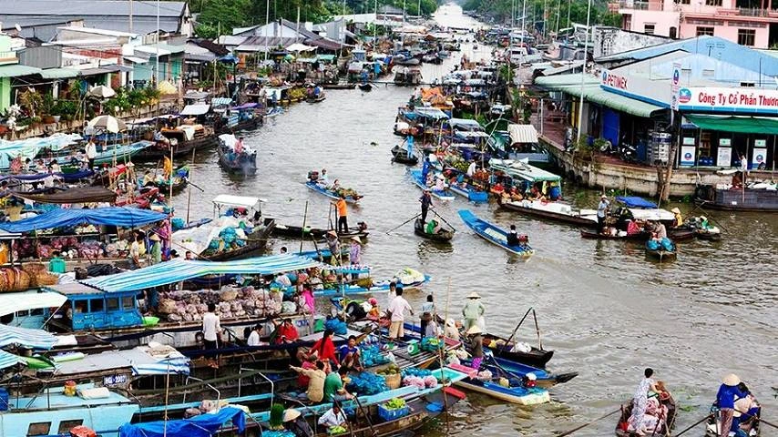 Le march&eacute; flottant de Nga Nam