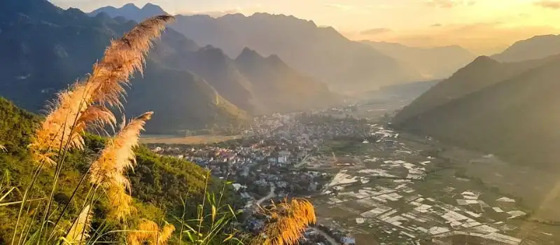 Admiration de la paix et de la tranquillit&eacute; de Mai Chau Voyage au Vietnam