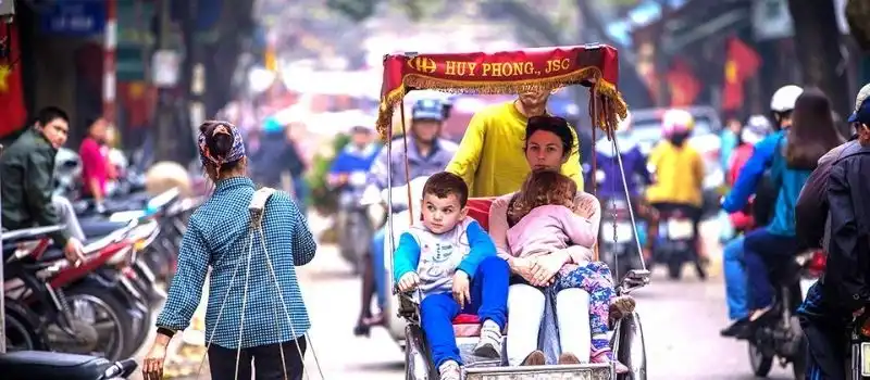 Balade en cyclo-pousse dans le vieux quartier de Hanoi