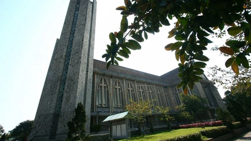 La Cath&eacute;drale Phu Cam &agrave; Hue