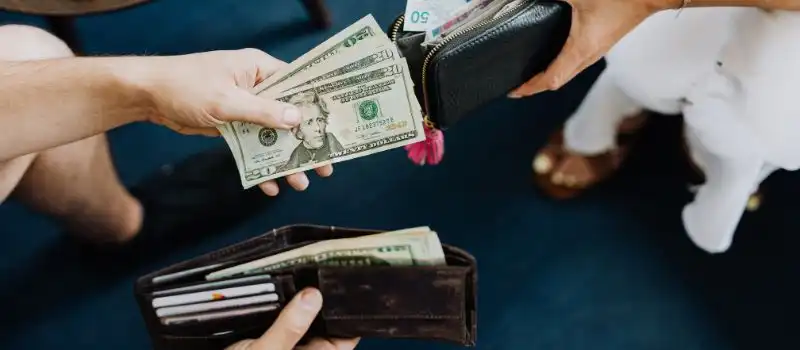 Changer de l'argent &agrave; votre agence de voyage locale au Vietnam Voyage au Vietnam pas cher