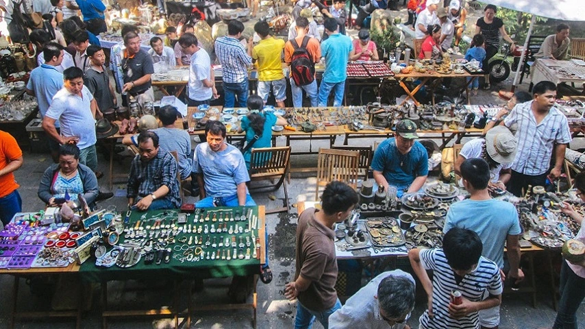 Brocante de Saigon au March&eacute; de Ho Chi Minh Ville