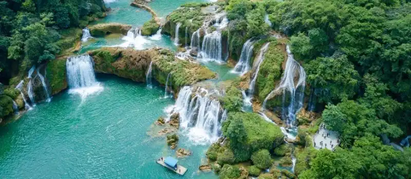 Chute d'eau merveilleuse Ban Gioc