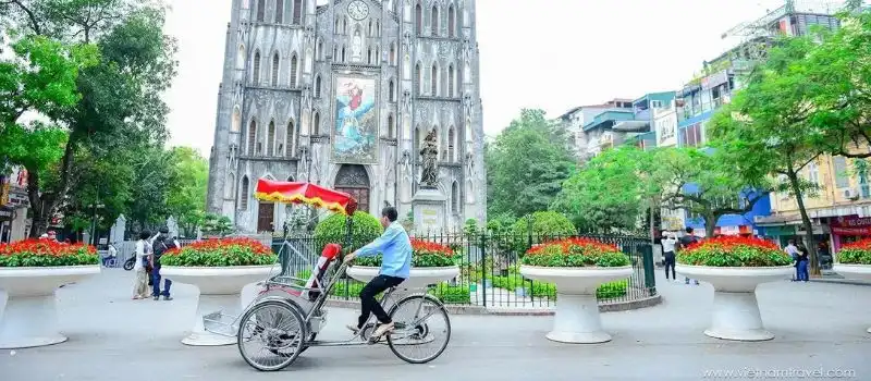 Circuit en cyclo-pousse &agrave; Hanoi