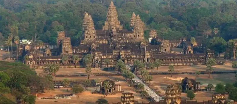 Complexe majestueux Angkor Wat