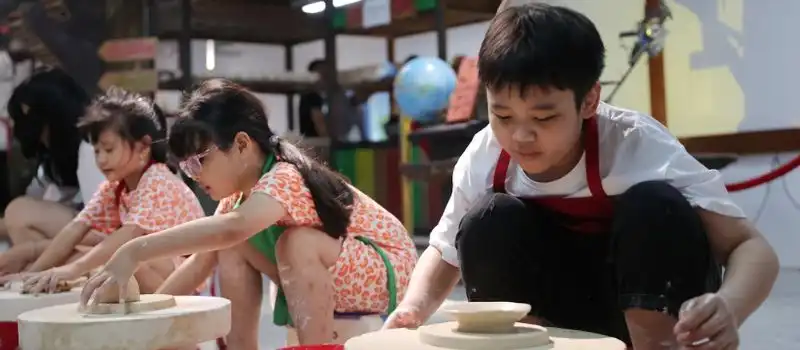 Cours de c&eacute;ramique propos&eacute;s &agrave; Bat Trang