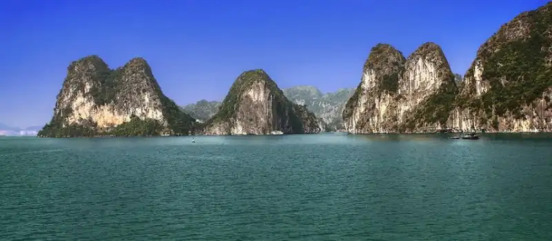 Croisi&egrave;re dans la baie d&rsquo;Halong