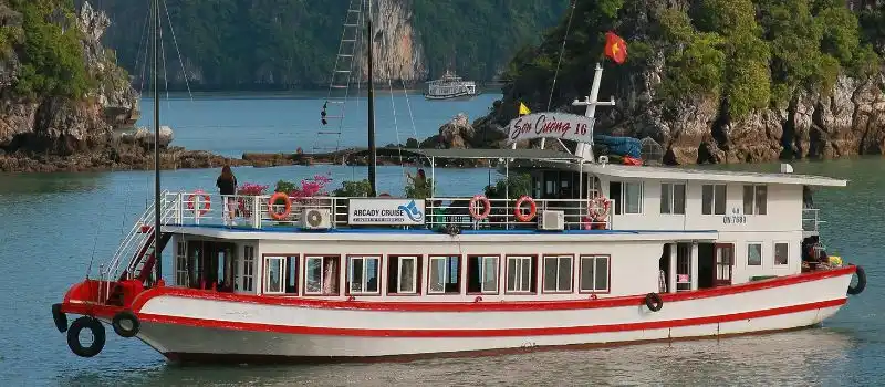 Croisi&egrave;res en baie d&rsquo;Halong &agrave; petit budget