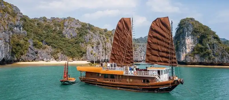 Croisi&egrave;res sur la baie Halong