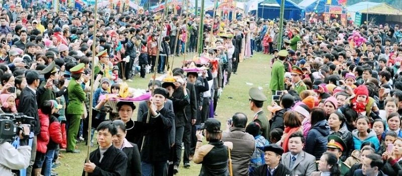 Les villages ethniques du lac Ba Be