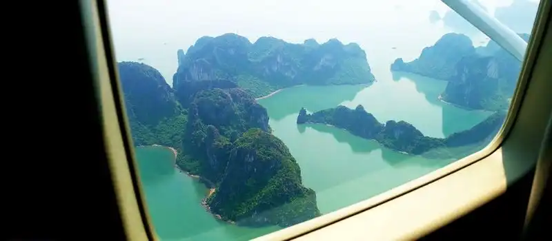 D&eacute;couverte de la baie d&rsquo;Ha Long en hydravion