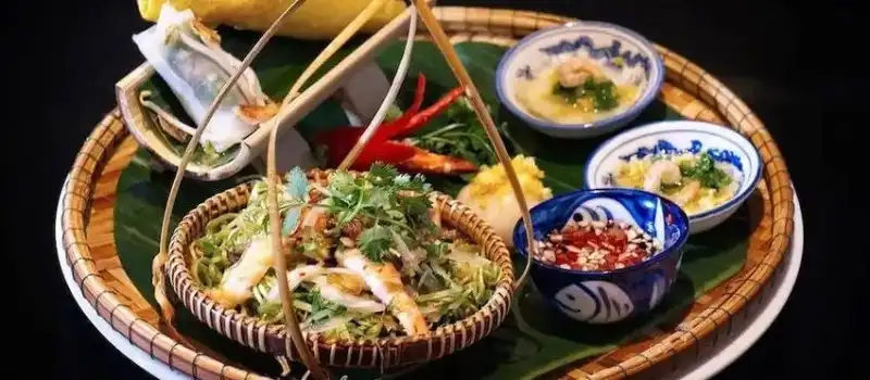 D&eacute;gustation de plats locaux Hue