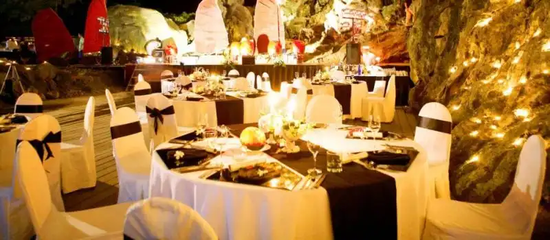 Dîner insolite dans les grottes de la baie d’Halong Dîner insolite dans les grottes de la baie d’Halong