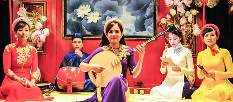 &Eacute;coute des chansons folkloriques