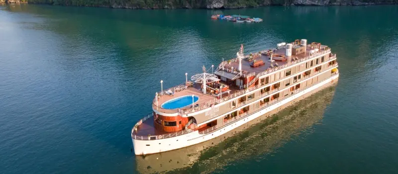 Exploration des îles karstiques et croisières maritimes Exploration des îles karstiques et croisières maritimes