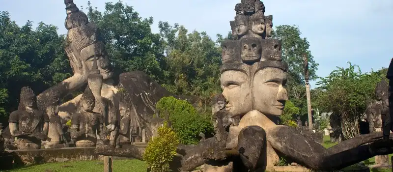 Explorer Vientiane et le parc de Bouddha