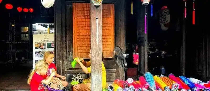 Fabrication de lanternes &agrave; Hoi An