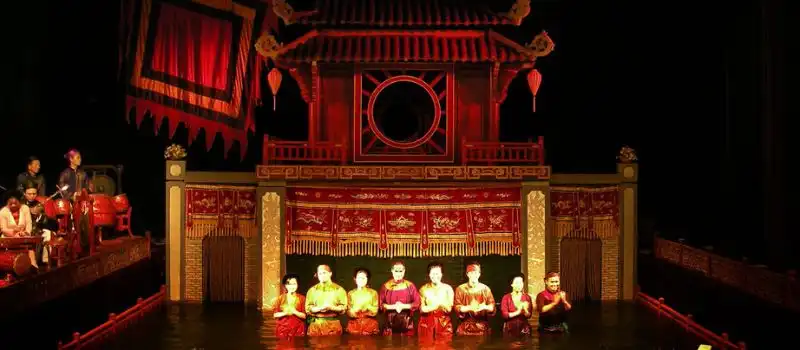 Faire d&eacute;couvrir le spectacle de marionnettes sur l'eau