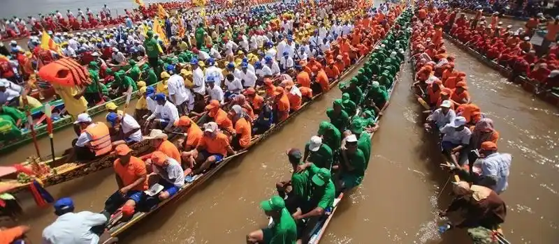 Festival de l'eau au Cambodge