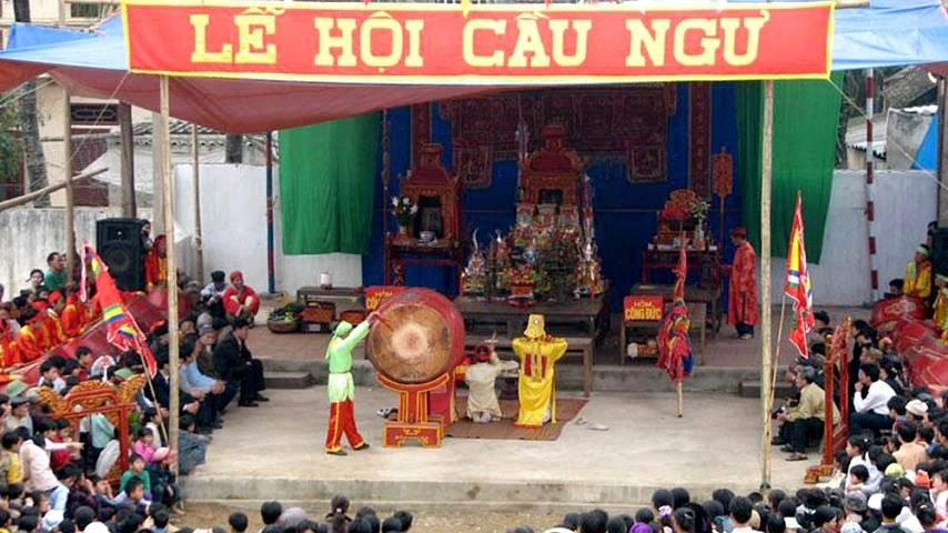 F&ecirc;te de Cau Ngu 