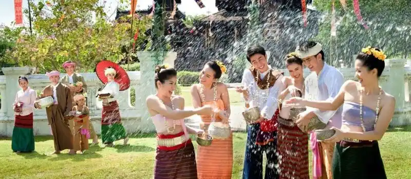 F&ecirc;te de l&rsquo;eau au Laos