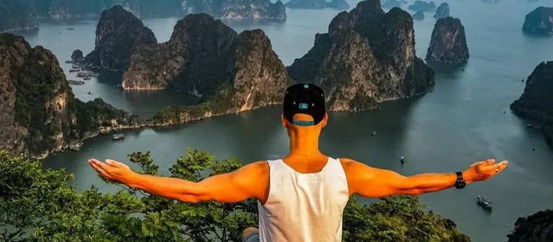 Gravir le mont Bai Tho pour une vue panoramique