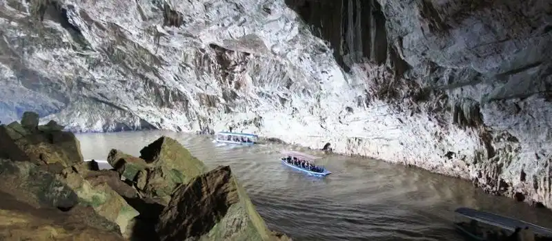 Grotte de Puong &agrave; Ba Be