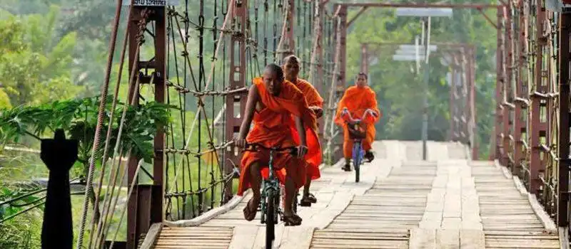 Guide francophone au Laos