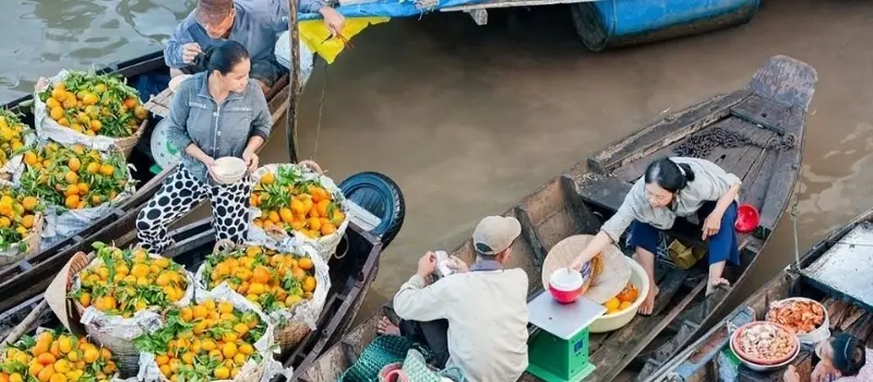 Guide pratique pour visiter les march&eacute;s flottants