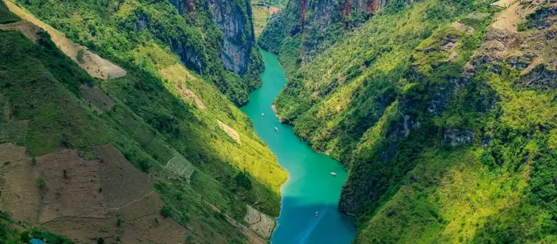 Voyager avec un Guide francophone au Vietnam pour admirer rivi&egrave;re Nho Que