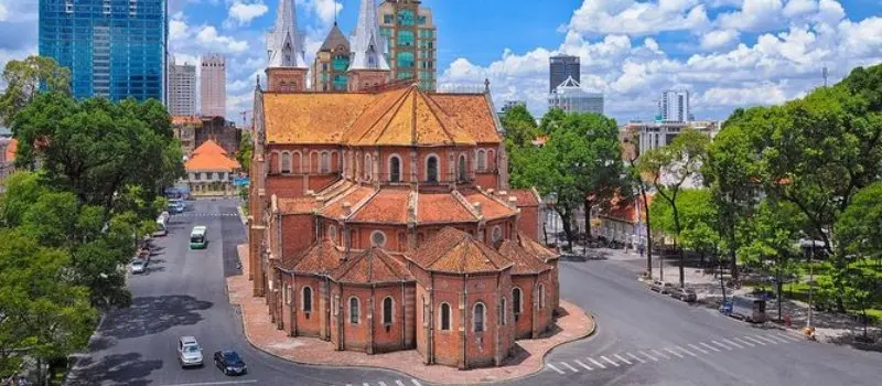 Voyage Saigon avec voiture chauffeur priv&eacute;