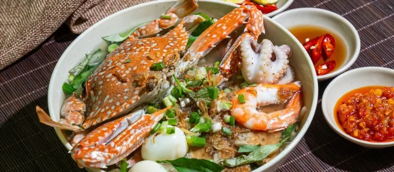 B&aacute;nh Canh Ghẹ (Soupe de nouilles de tapioca au crabe)