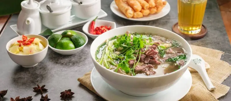 Visite gourmande du petit-d&eacute;jeuner &agrave; Hanoi