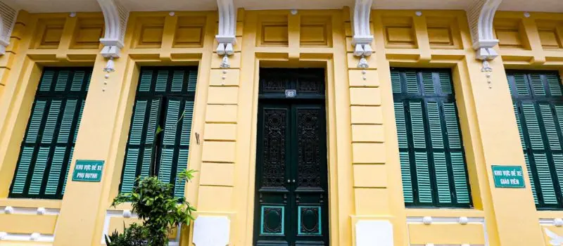 Pourquoi les &eacute;difices coloniaux fran&ccedil;ais sont-ils peints en jaune