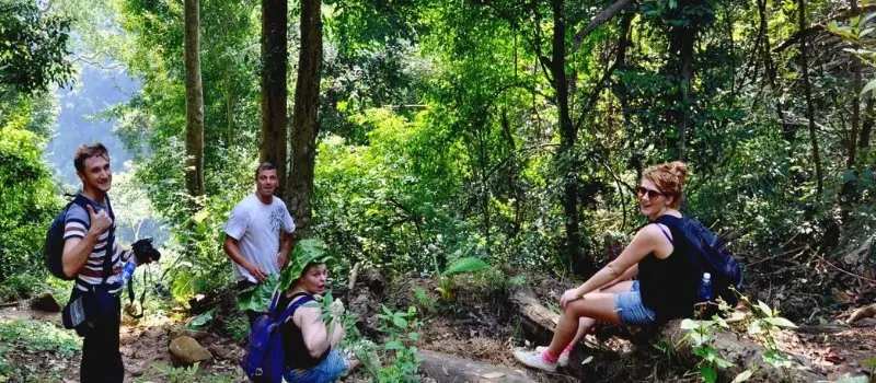 Randonn&eacute;e dans le parc national de Ba Be