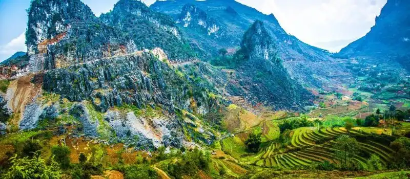 Voyager avec un Guide francophone au Vietnam pour visiter plateau Dong Van