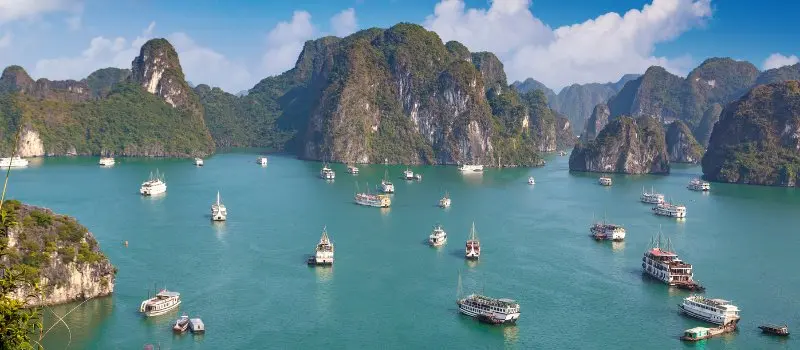 &Agrave; la d&eacute;couverte de la baie d&rsquo;Halong avec agence de voyage locale au Vietnam