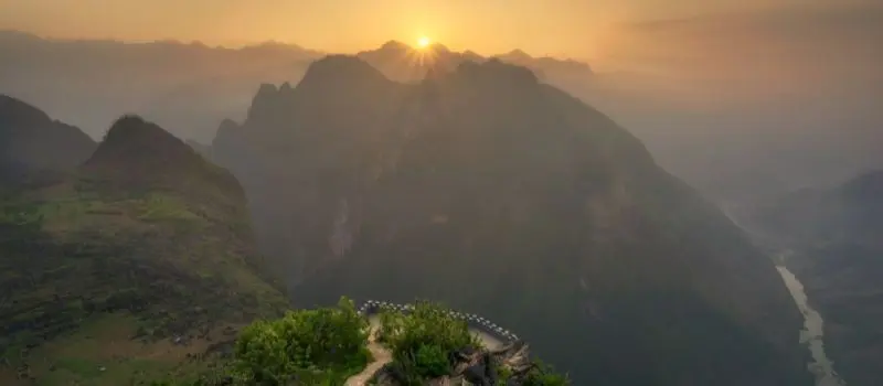 Voyager avec un Guide francophone au Vietnam pour admirer Col Ma Pi Leng